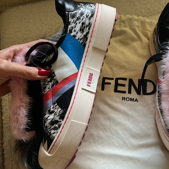 Fendi pink fur sneakers - Picture 4 of 12